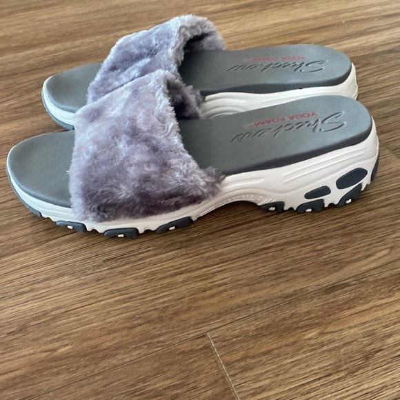 Skechers womens D'lites - Double Date chunky platform fuzzy faux fur gray Sz 11 - Picture 3 of 6